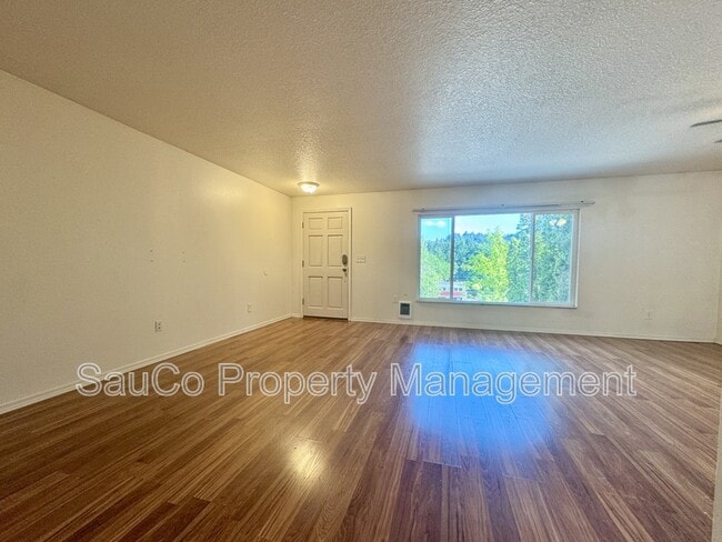Primary Photo - 5558 SW Beaverton Hillsdale Hwy