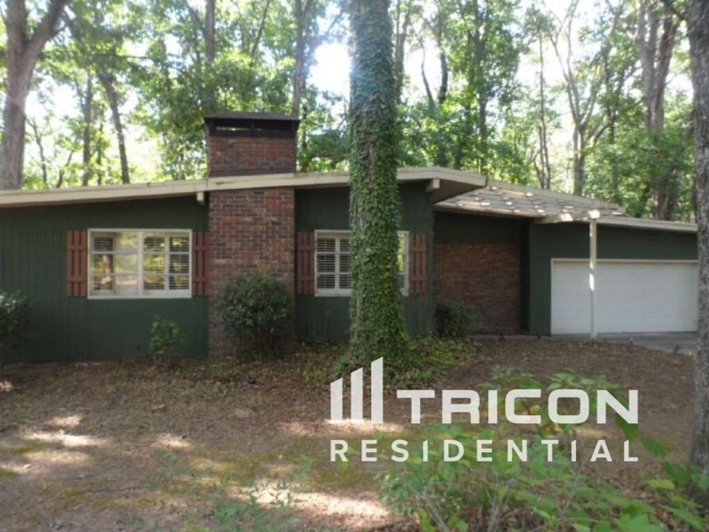 Building Photo - 2087 Meadowbrook Dr SW