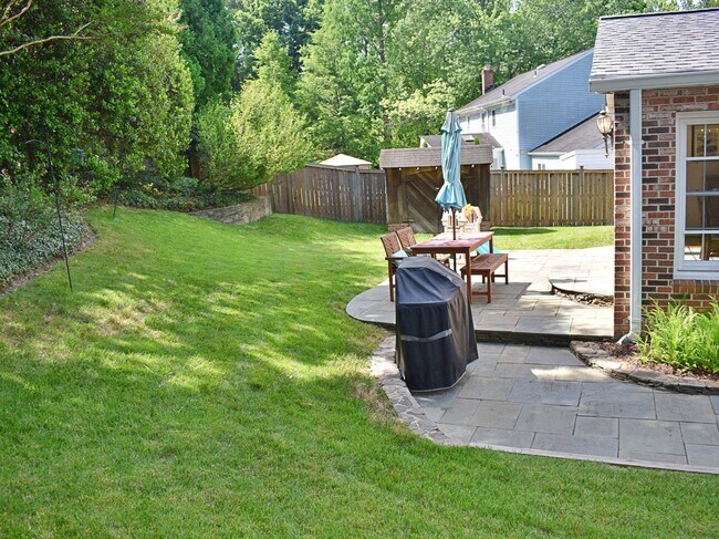 Building Photo - 8097 Winding Way Ct