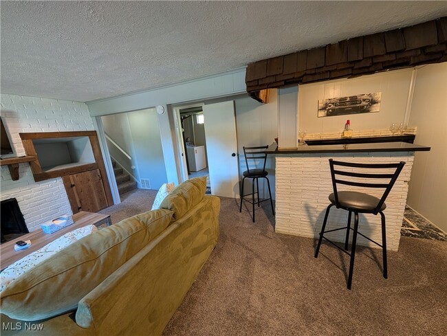 Building Photo - 1494 Hilton Dr