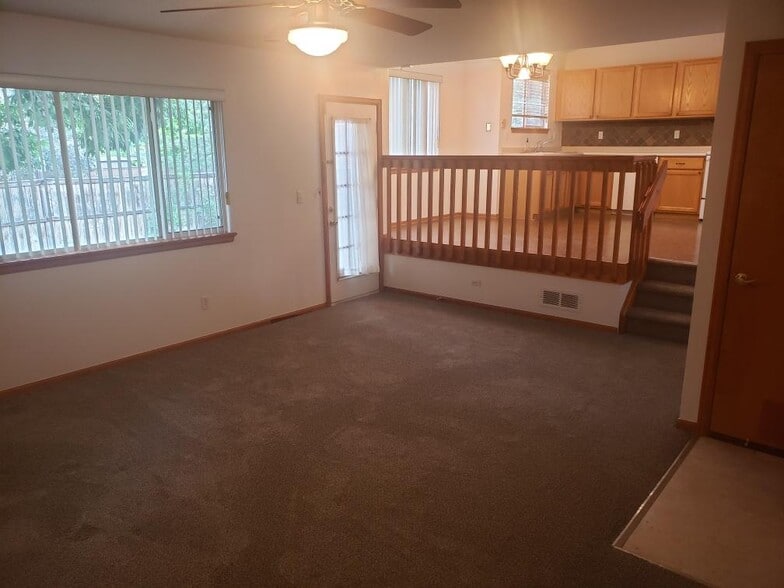 Brand new carpet throughout - 9516 Castle Ridge Cir