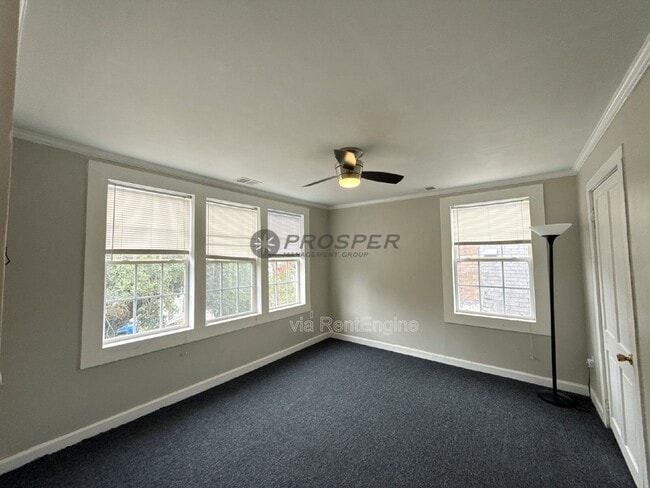 Building Photo - 204 Fishburne St