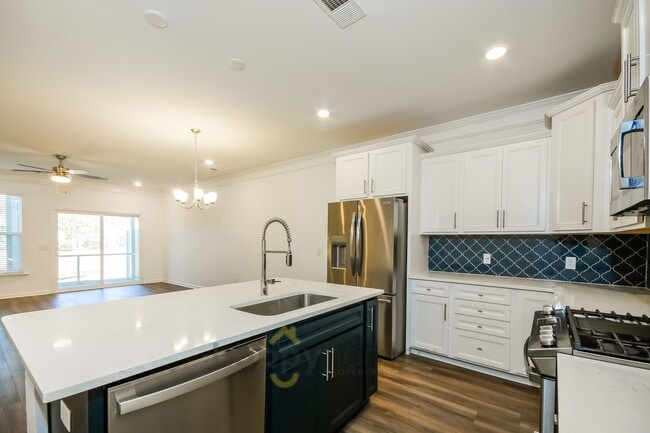 Building Photo - 3 Bedroom 2.5 Bath In Buckshire of Summerville