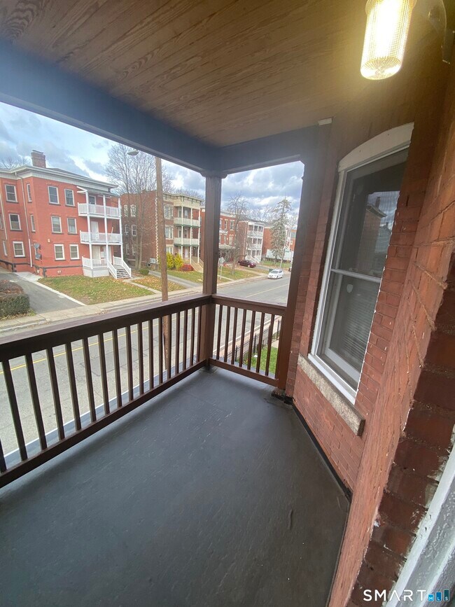 Building Photo - 280 Garden St