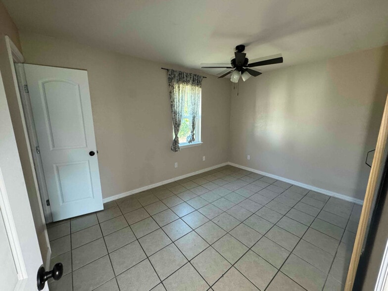 Building Photo - 8108 Happy Trail