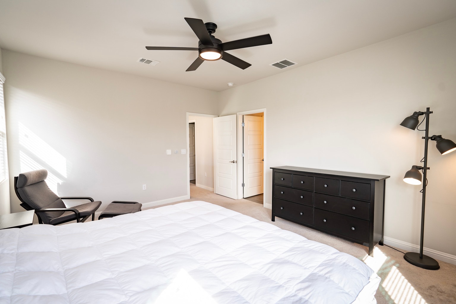 Ceiling fans and high-ceilings throughout - 1711 Arcilla St