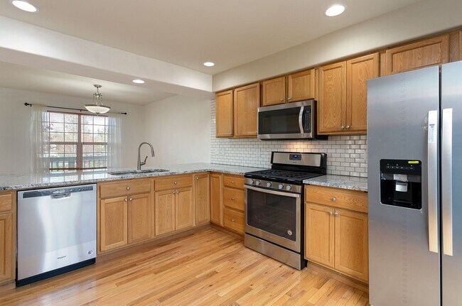 Building Photo - 4715 Bedford Ave