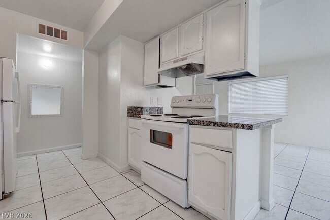 Building Photo - 5198 Greene Ln