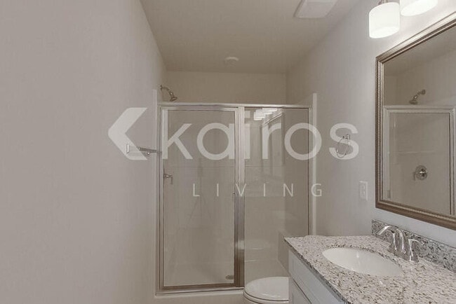 Building Photo - 2529 Banyan Cir