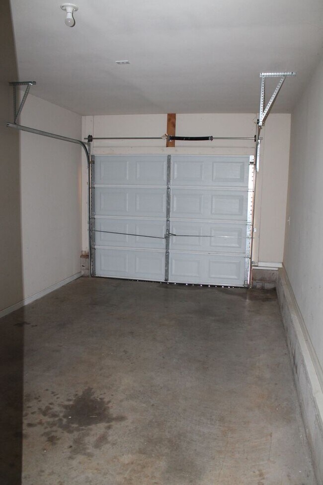 Building Photo - 255 Senator Dr