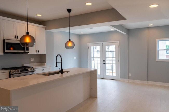 Building Photo - 706 Longfellow St NW