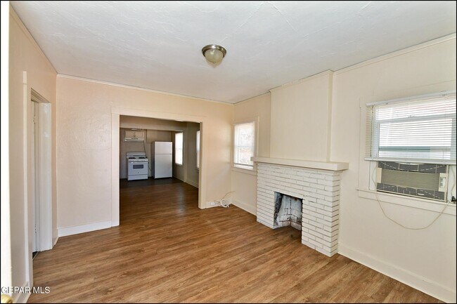 Building Photo - 3002 Louisville Ave