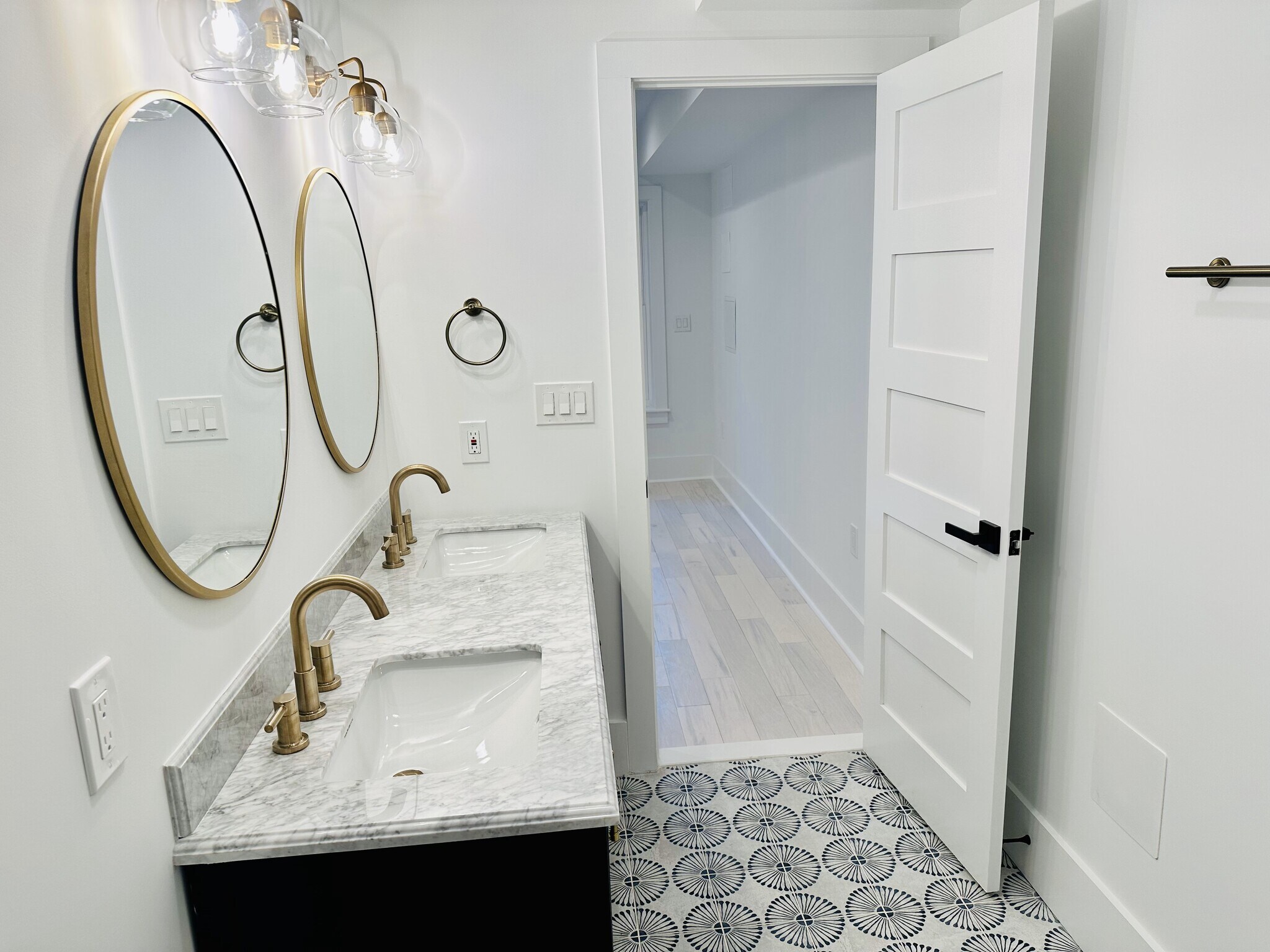 Building Photo - 1314 1/2 5th St NW