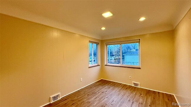 Building Photo - 21781 Stratford St