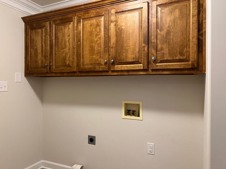 Building Photo - 17 Brooksies Pond Cv