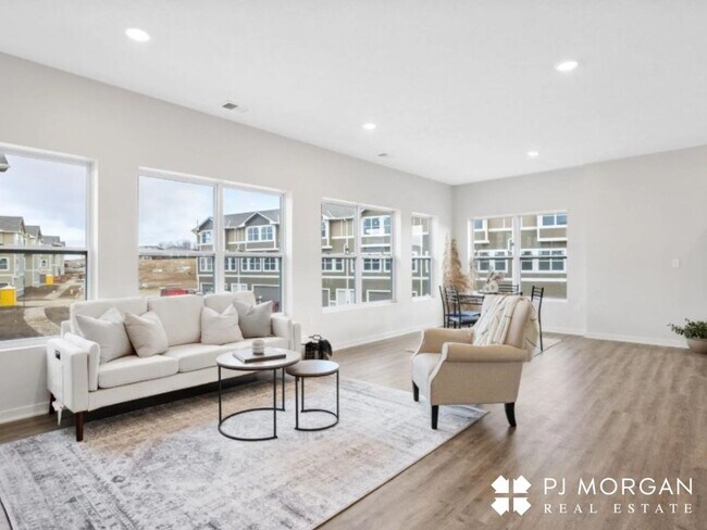 Building Photo - Sleek. Spacious. Sophisticated.