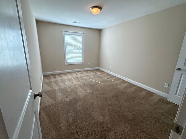 Building Photo - 344 Dawsons Park Dr