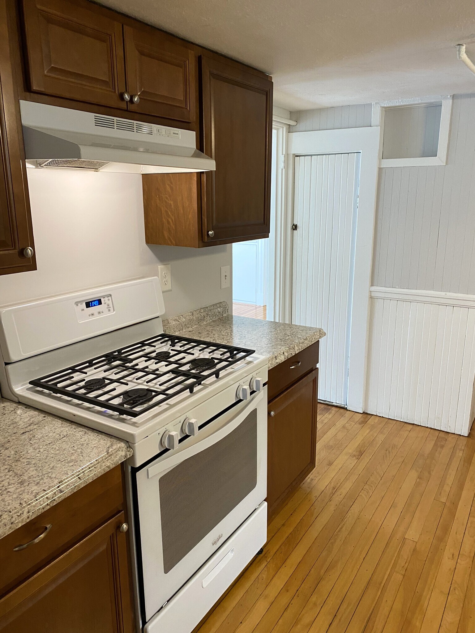 Kitchen - 57 Henry Ave