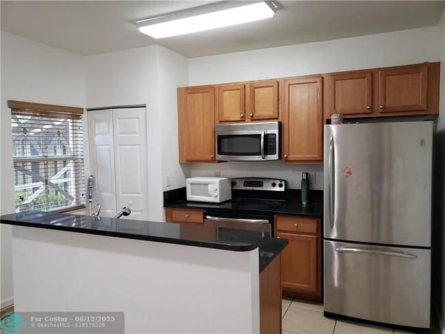 Building Photo - 2751 SW 120th Terrace