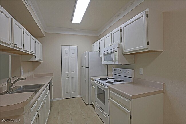 Building Photo - 11521 Villa Grand