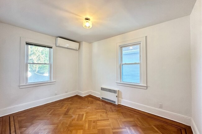 Building Photo - 71-51 Kessel St