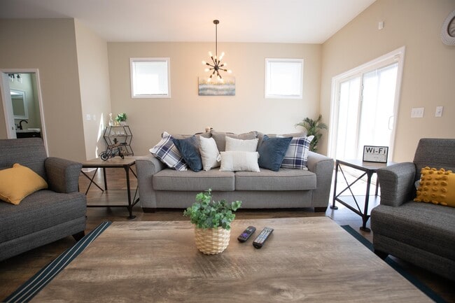 Building Photo - 219 E Morris St