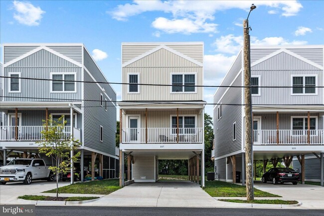 Building Photo - Newly Built Modern Home for Rent in Charming Colonial Beach – with Pool Access Included!