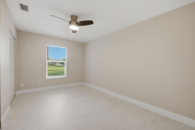 Building Photo - 1033 Goldenrod Rd