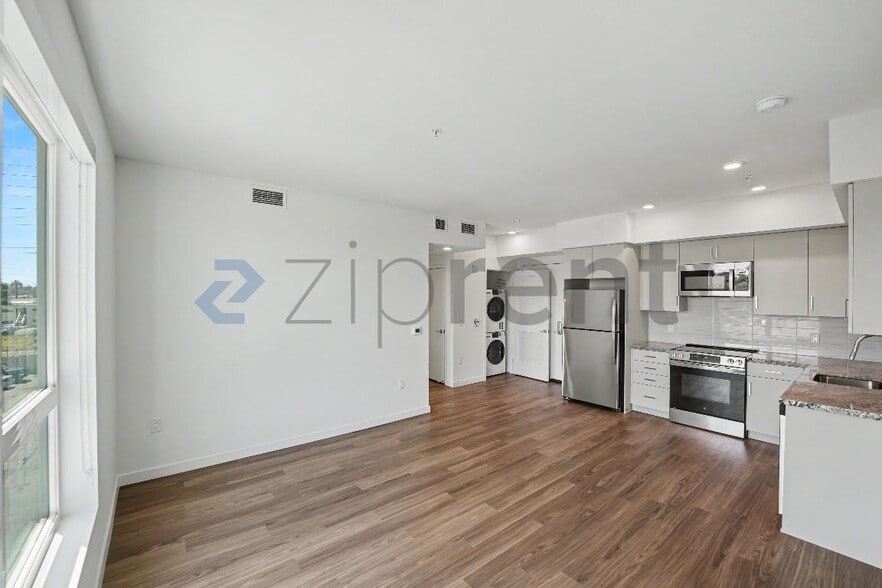 Building Photo - Unit 311