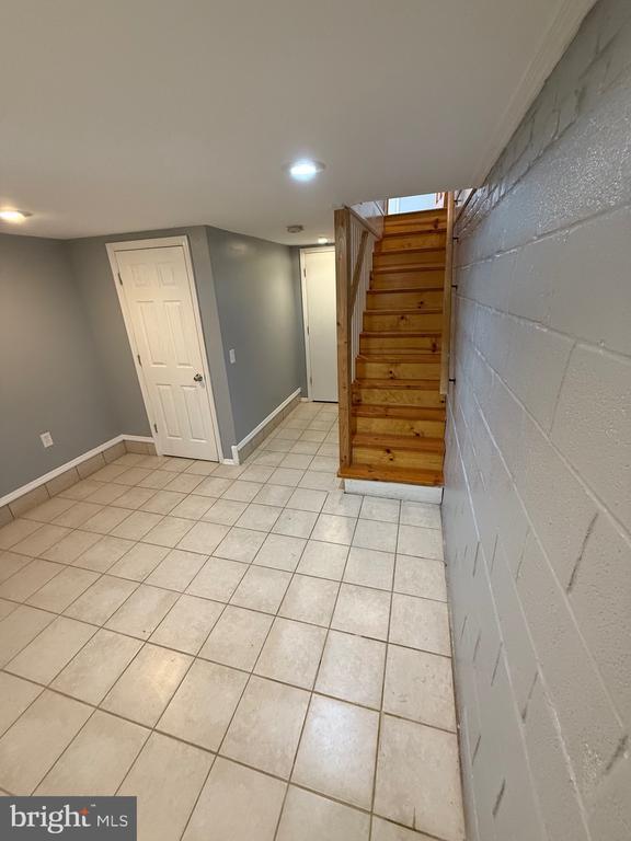 Building Photo - 830 Dumbarton Ave