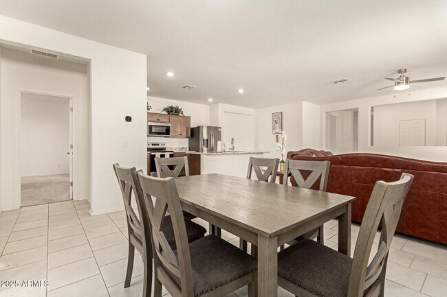 Building Photo - 1017 S 7th St