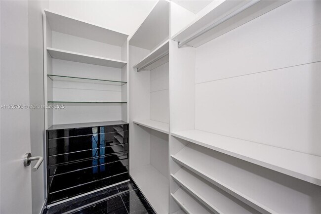 Building Photo - 2669 S Bayshore Dr