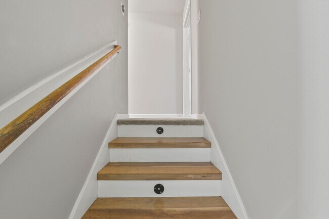 Building Photo - Stunning Corner Unit Townhome - Move-in special: Receive $100 off both your first and second mont...