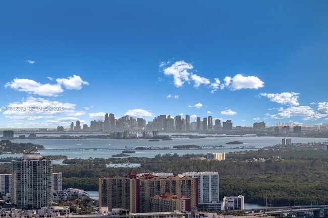 Building Photo - 18555 Collins Ave