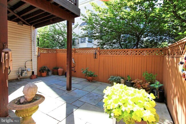 Building Photo - 5120 Grimm Dr