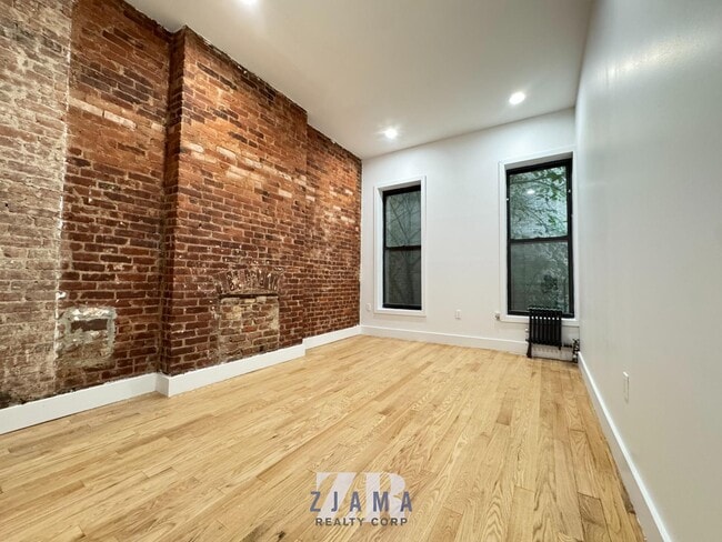 Building Photo - 1047 Bedford Ave