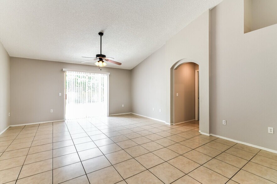 Building Photo - 1512 Lake Thomas Loop