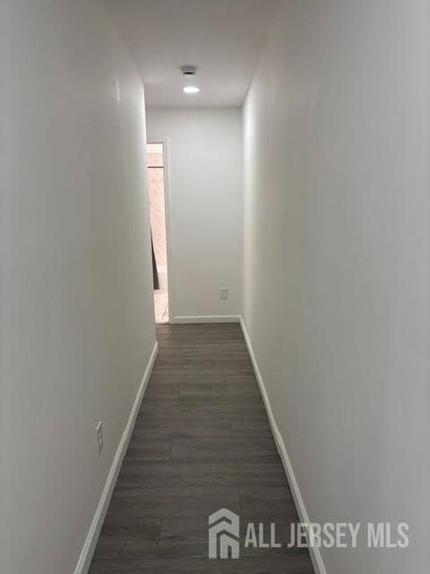 Building Photo - 392 College Dr E