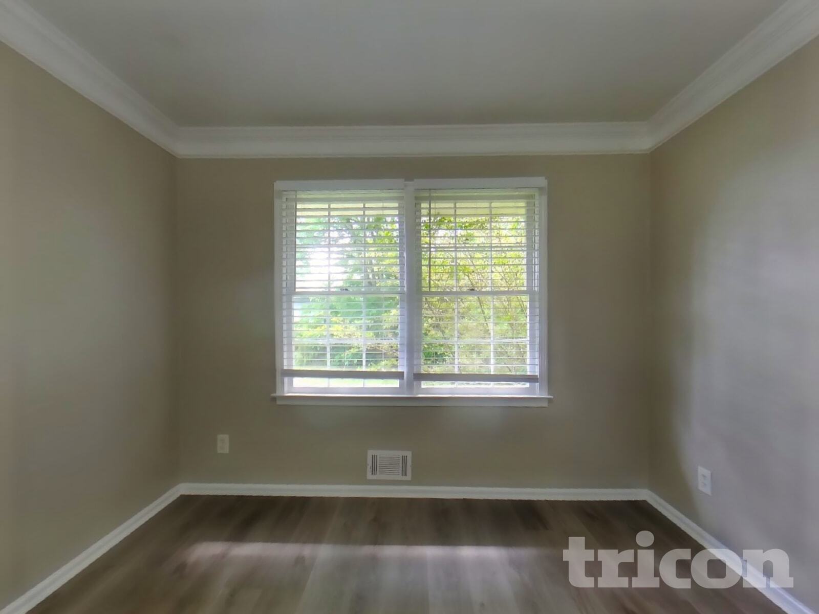 Building Photo - 2339 Country Club Dr SE