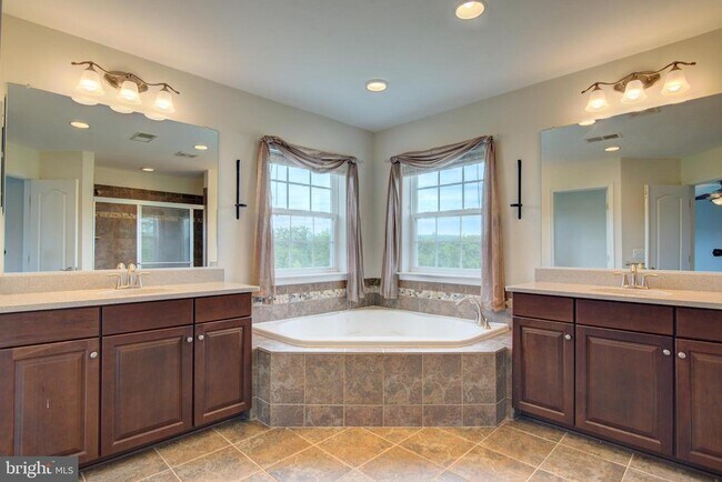 Building Photo - 13481 Arcadian Dr