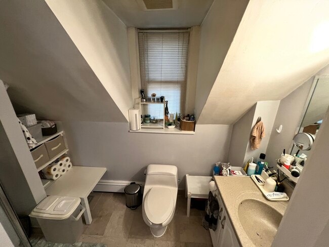 Building Photo - 45 Lincoln St