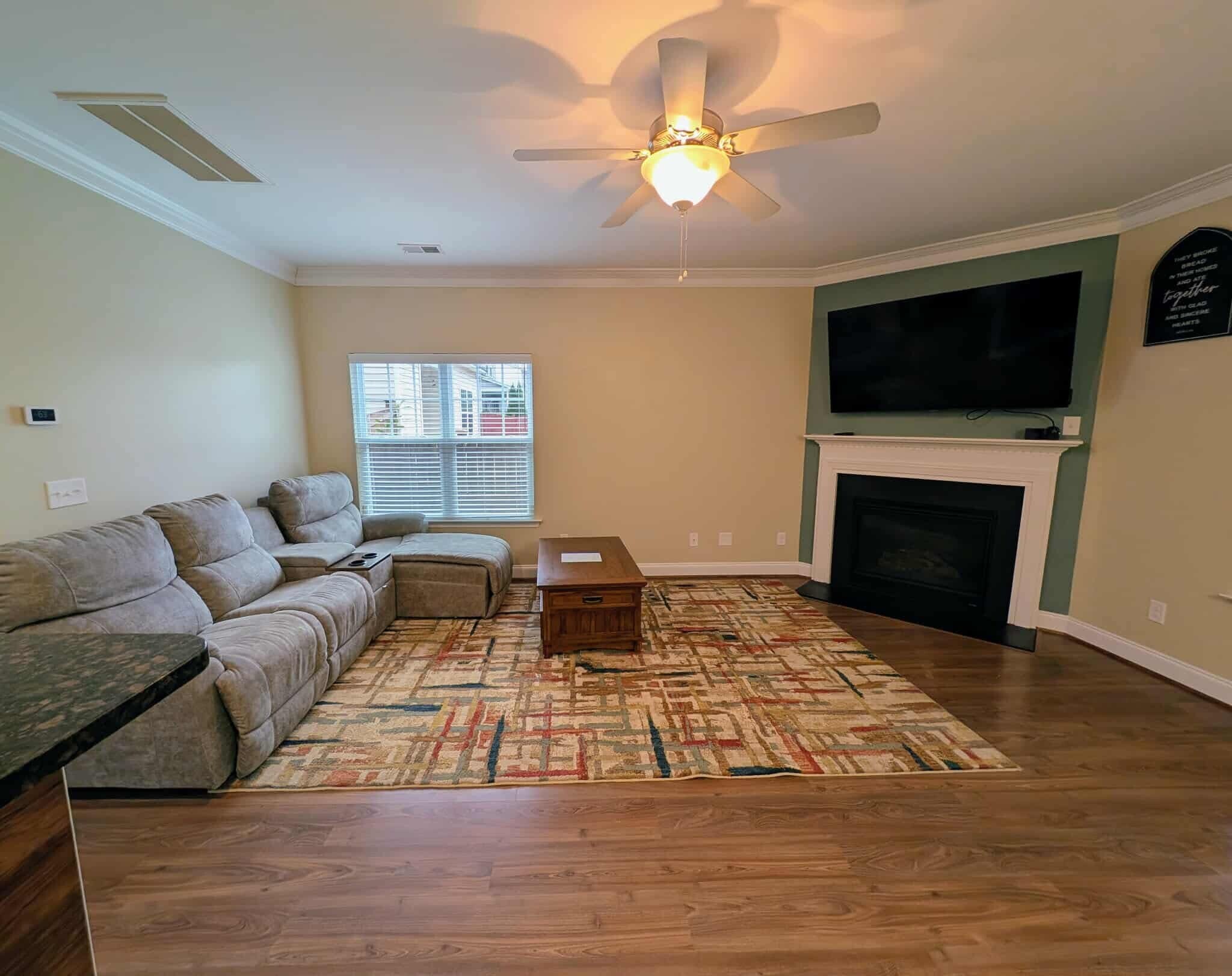 Building Photo - 400 Laurel Leaf Dr