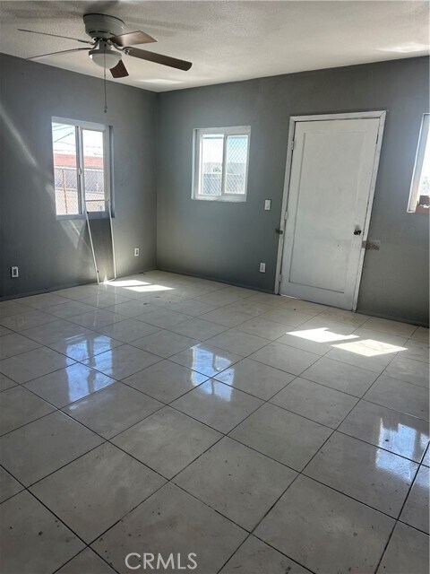 Building Photo - 1121 N Anaheim Blvd