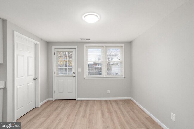 Building Photo - 2015 Dineen Dr