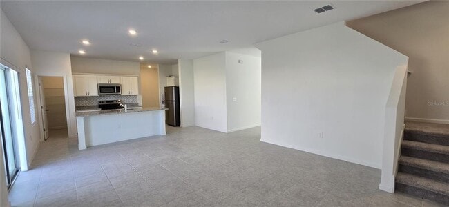 Building Photo - 2803 Poppy Ave