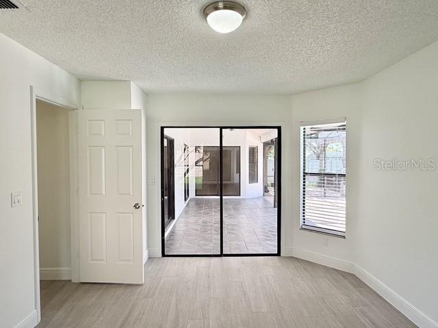 Building Photo - 553 Walnut Grove Pl