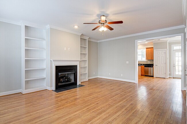 Spacious Living Room - 4 Nandina Dr