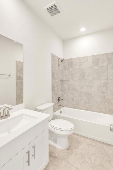 Building Photo - 2216 Bellisa Vis Dr