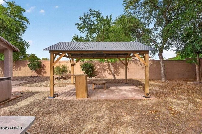 Building Photo - 42059 W Cheyenne Dr