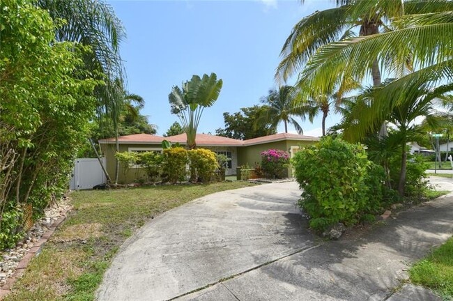 Building Photo - 5385 SW 8th Ct